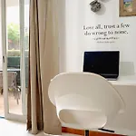Ferragudo Beach Apartment With Terrace & Walk To Beach & Village *