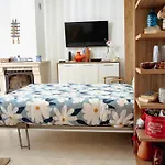 Ferragudo Beach Apartment With Terrace & Walk To Beach & Village 公寓