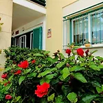 Ferragudo Beach Apartment With Terrace & Walk To Beach & Village *