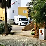 Ferragudo Beach Apartment With Terrace & Walk To Beach & Village Apartmán *