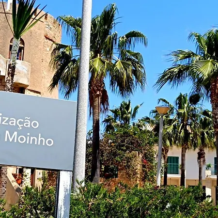 Ferragudo Beach Apartment With Sunset Terrace, Air Conditioning, Wi-Fi & Free Parking 公寓 *