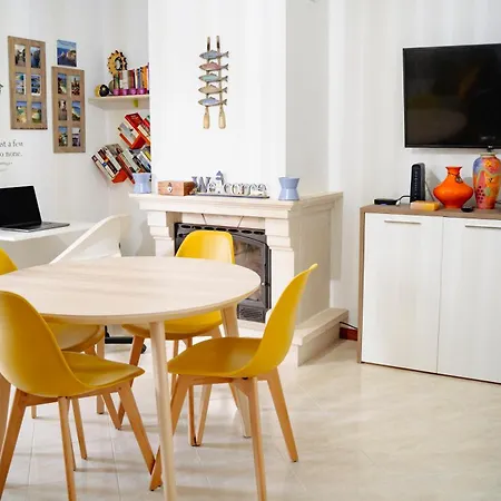 Ferragudo Beach Apartment With Sunset Terrace, Air Conditioning, Wi-Fi & Free Parking 公寓 费拉古多