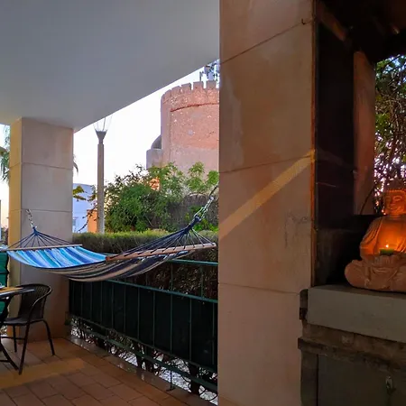 Ferragudo Beach Apartment With Sunset Terrace, Air Conditioning, Wi-Fi & Free Parking *