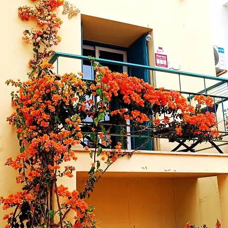 Charming Sunny Walk To In Ferragudo (Faro)