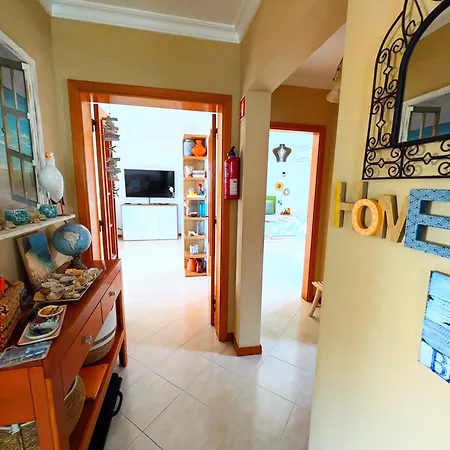 With Sunset Terrace, Air Conditioning, Wi-fi & Free Parking *