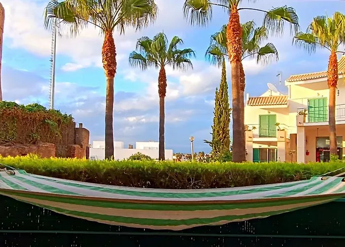 Ferragudo Beach Apartment With Terrace & Walk To Beach & Village Lägenhet Ferragudo (Faro)