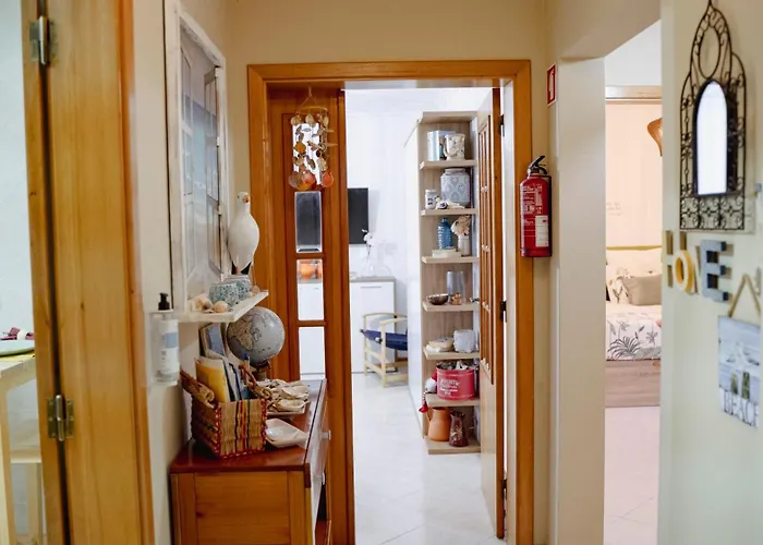 Lägenhet Ferragudo Beach Apartment With Terrace & Walk To Beach & Village