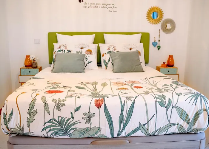 Ferragudo Beach Apartment With Terrace & Walk To Beach & Village Lägenhet Ferragudo (Faro)