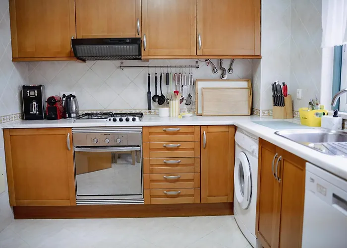 Lägenhet Ferragudo Beach Apartment With Terrace & Walk To Beach & Village *