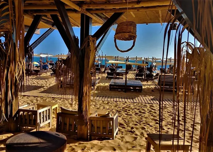 Ferragudo Beach Apartment With Terrace & Walk To Beach & Village Lägenhet Ferragudo (Faro)