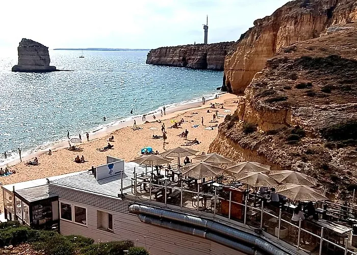 Lägenhet Ferragudo Beach Apartment With Terrace & Walk To Beach & Village