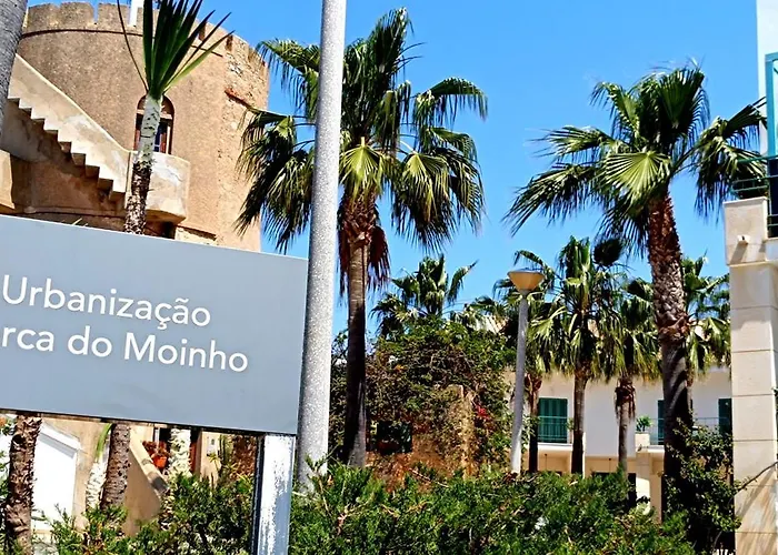 Ferragudo Beach Apartment With Terrace & Walk To Beach & Village Lägenhet *