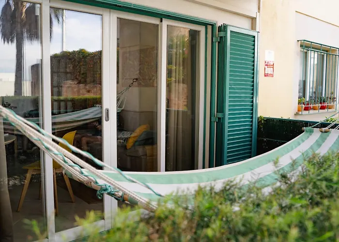 Lägenhet Ferragudo Beach Apartment With Terrace & Walk To Beach & Village *