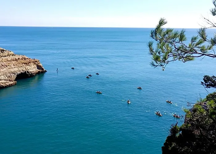 Ferragudo Beach Apartment With Terrace & Walk To Beach & Village Lägenhet