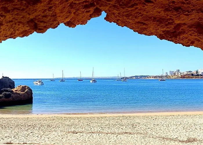 Lägenhet Ferragudo Beach Apartment With Terrace & Walk To Beach & Village *