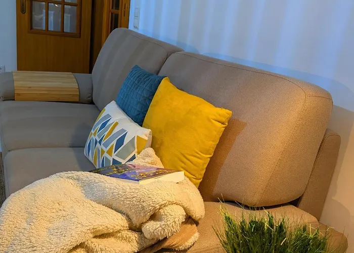 Ferragudo Beach Apartment With Terrace & Walk To Beach & Village