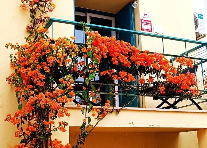 Ferragudo Beach Apartment With Terrace & Walk To Beach & Village Ferragudo (Faro)